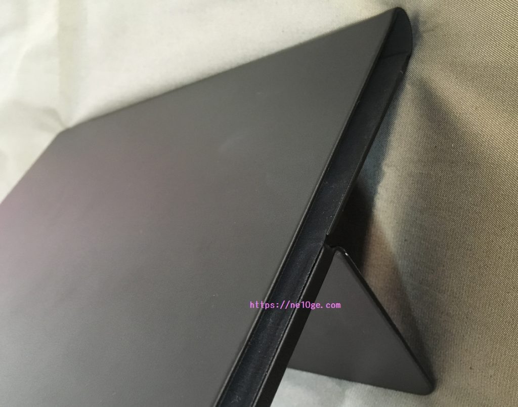 エレコム ワイヤレスキーボード iPad用 TK-CAP01IBK テーブル等に立てて使えるようになっています