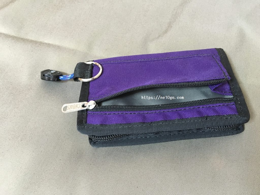 チャムス CHUMS Eco Card Wallet エコカードウォレット カード入れ 背中のファスナーポケットを開けてみた